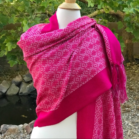 Mexican Rebozo - Artisan Wrap - Woven Shawl - Picture 2 of 4